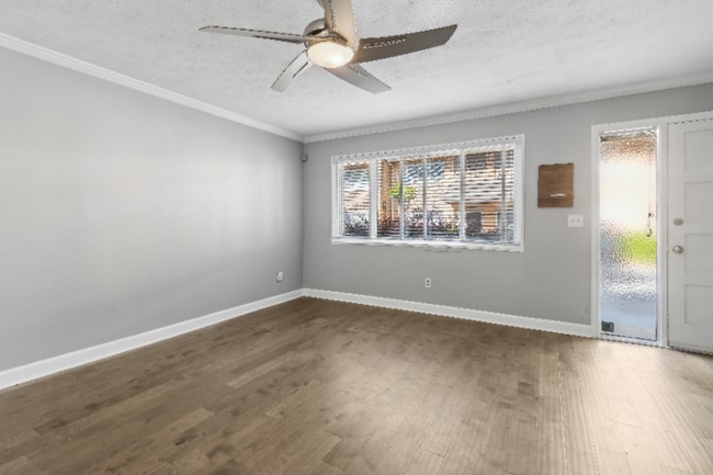 Building Photo - 120 Biscayne Dr NW