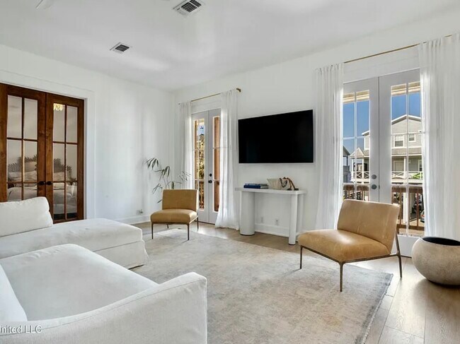 Building Photo - 218 Front St