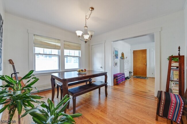 Building Photo - 42 Brookfield Rd
