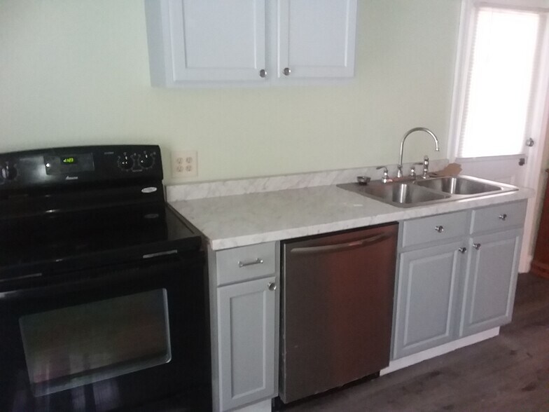 Building Photo - 334 W Blue Ridge St