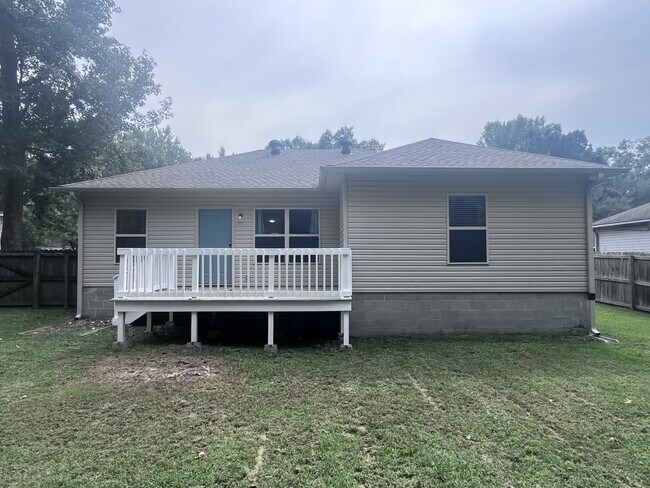 Building Photo - 34 Shamsie Dr