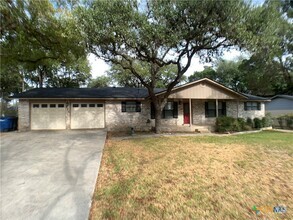 Building Photo - 826 Timber Dr