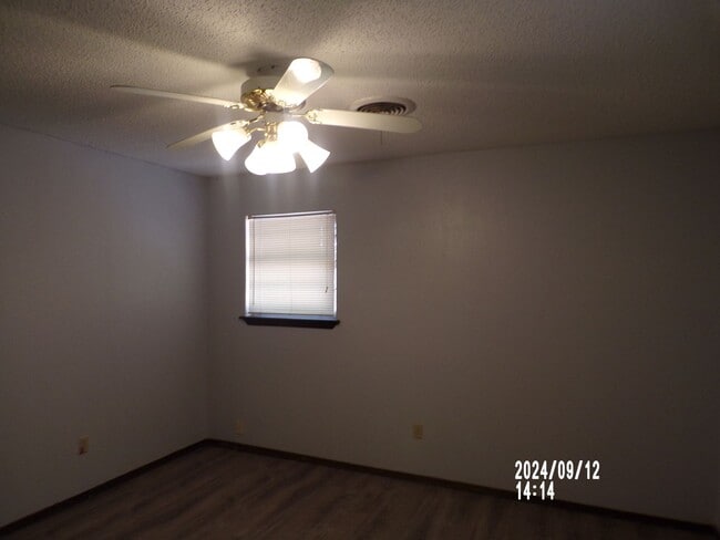 Building Photo - Pets negotiable with owner approval