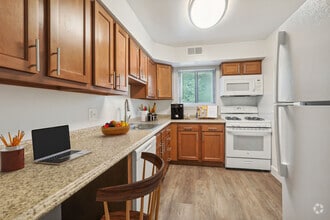 Building Photo - Hamilton Springs Apartments