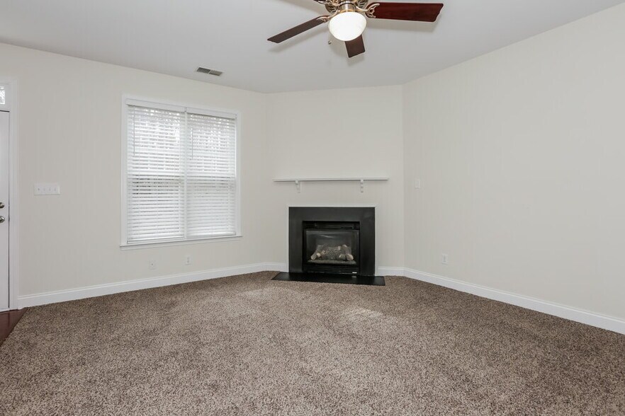 Building Photo - 10430 Carver Falls Rd