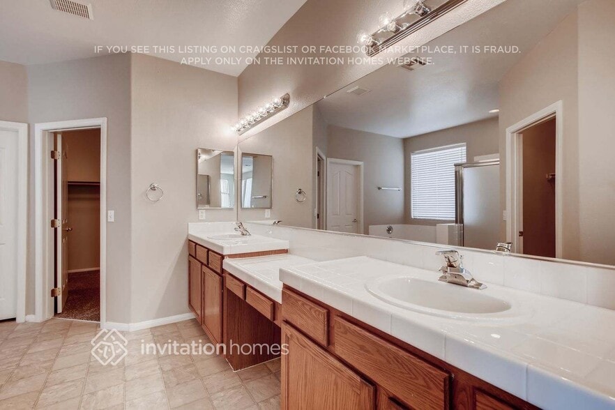 Building Photo - 832 Bluff Ridge Ave