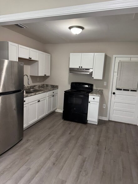 Building Photo - 109 Aventura Ct