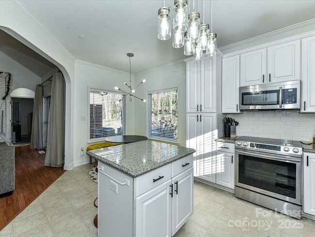 Building Photo - 6915 Pleasant Dr