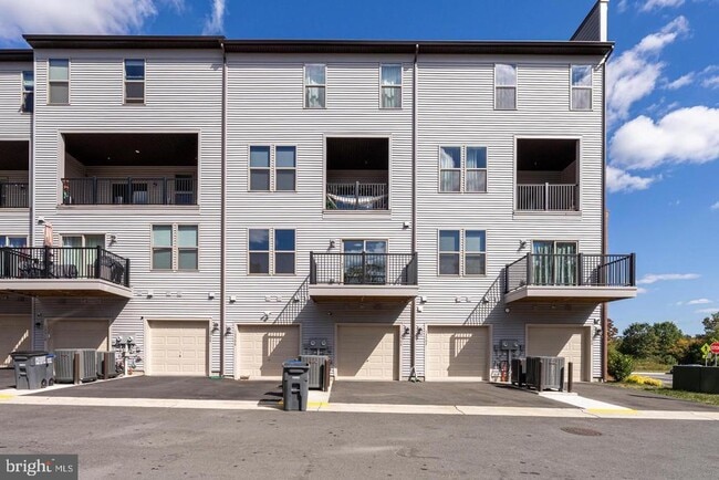 Building Photo - 13504 Innovation Station Lp