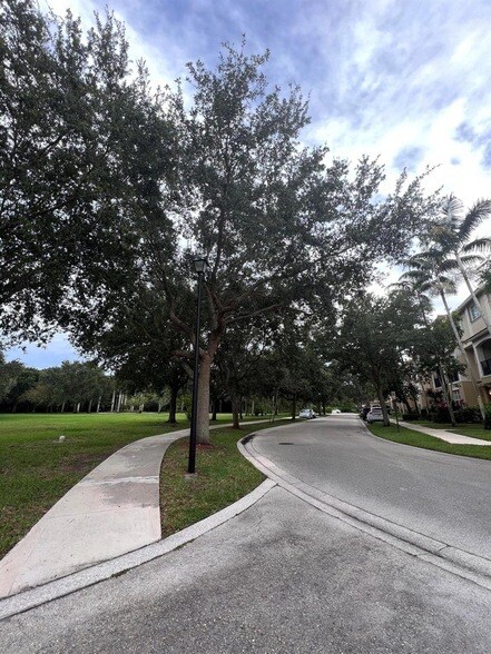 Building Photo - 4808 W Bexley Park Dr
