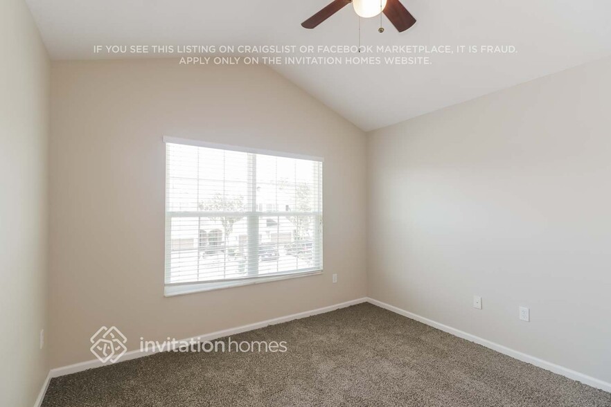 Building Photo - 26533 Castleview Way
