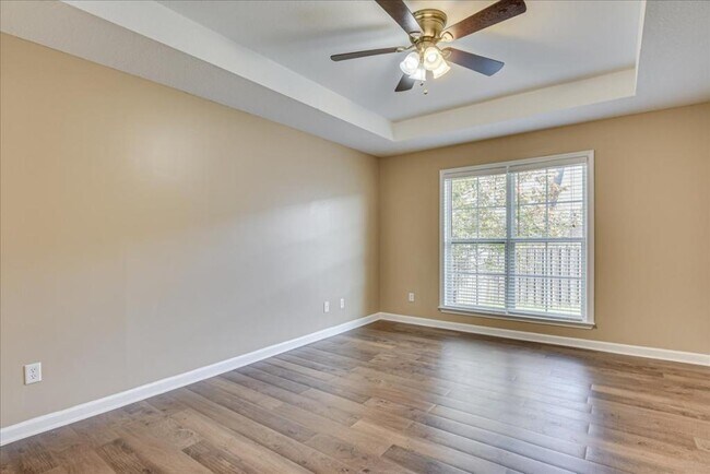 Building Photo - 140 Grove Landing Ct