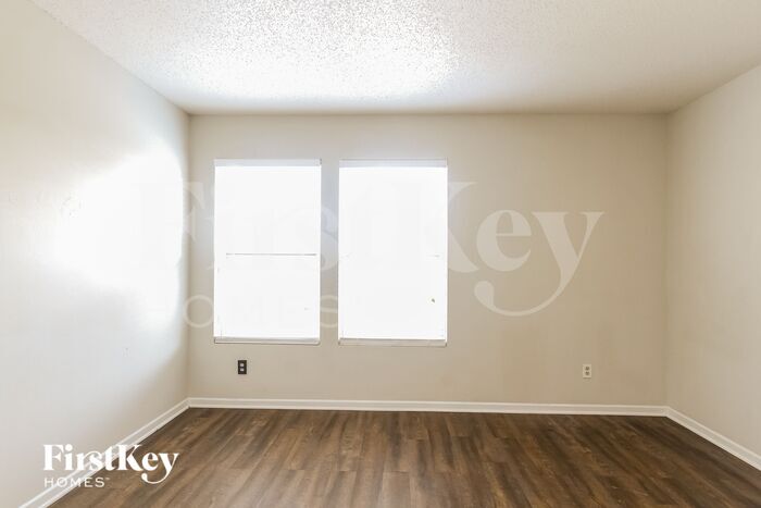 Building Photo - 8440 Wanda Lake Dr