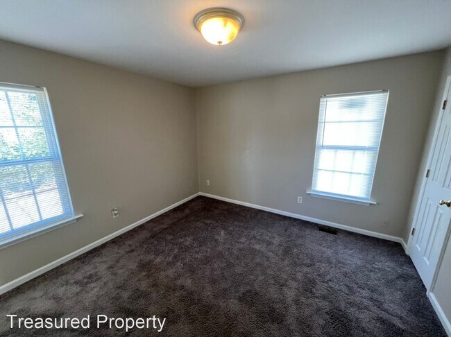 Building Photo - 3 br, 2 bath House - 501 W. Carver St