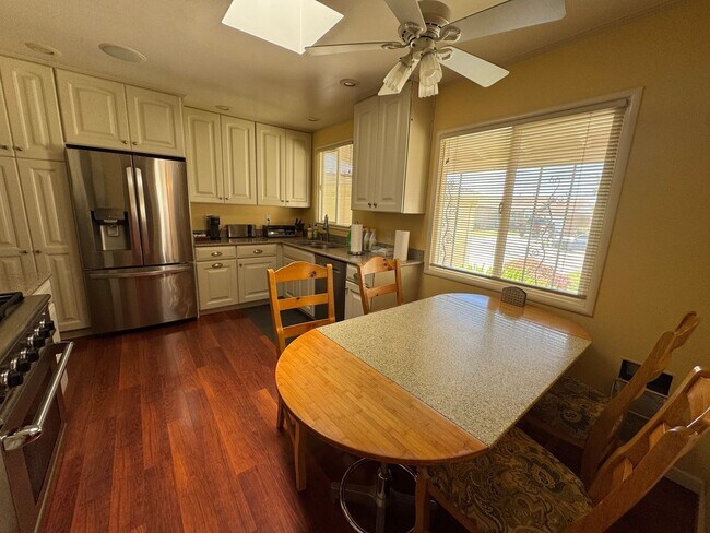 Building Photo - Fully Furnished 3BED/2BATH SFH For Rent in the Desirable City of San Leandro, Ca!!!!