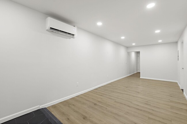 Building Photo - 173 Van Horne St