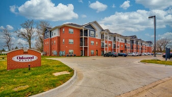 Building Photo - Oakwood Place