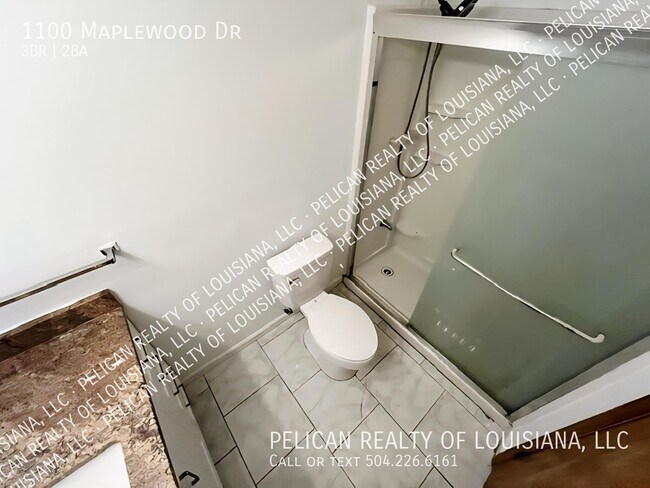 Building Photo - 1100 Maplewood Dr