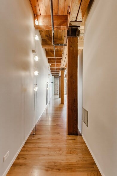 Building Photo - 728 W Jackson Blvd