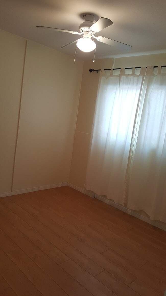 Bedroom - 3138 Collier Ave