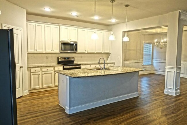 Building Photo - 4216 Textile Ln