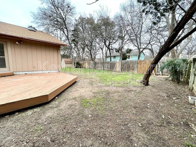 Building Photo - 410 Cluck Creek Trail