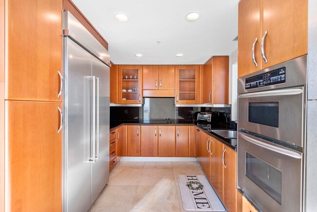 Building Photo - 19400 Turnberry Way