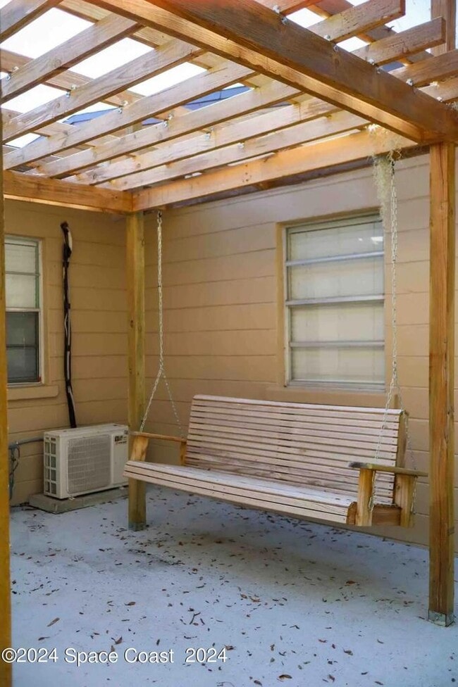 Building Photo - 614 Shady Ln