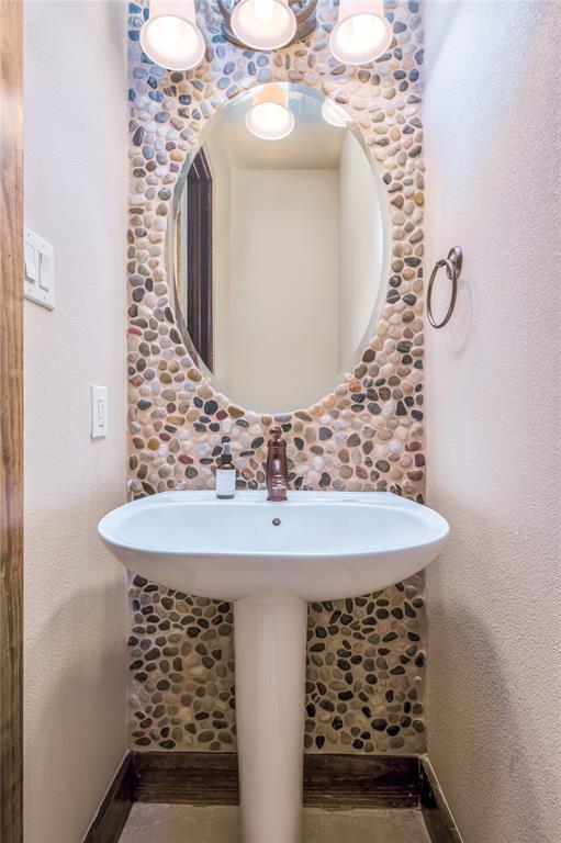 Building Photo - 308 Golden Bear Dr