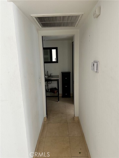 Building Photo - 3949 Los Feliz Blvd