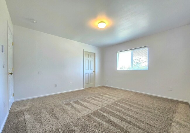 Building Photo - 1205 Frontier Cir E