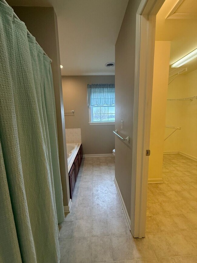 Building Photo - For Rent 3 bed / 2.5 bathrooms | attached 2 car-garage plus detached 2 car-garage on a 1.52-acre ...