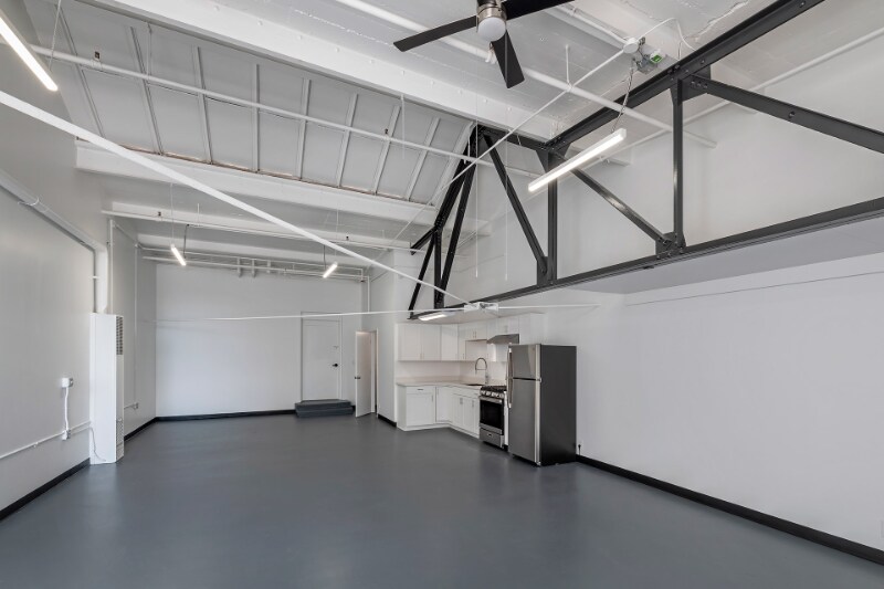 Building Photo - 6221 Hollis St