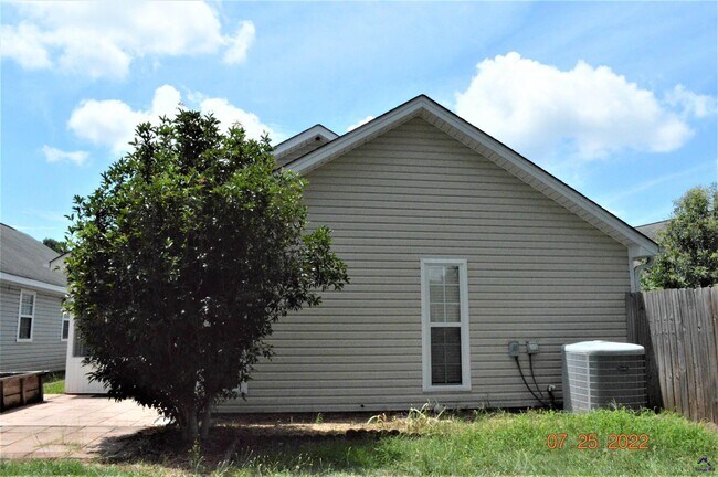 Building Photo - 114 Linda Kay Ct