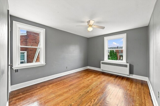 Building Photo - 309 W 38th St