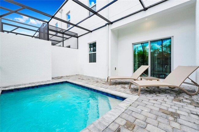 Building Photo - 372 Famagusta Dr