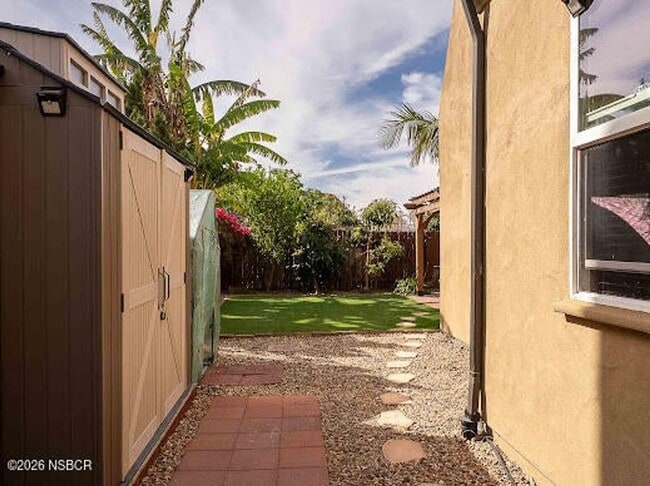 Building Photo - Beautiful Lompoc Home