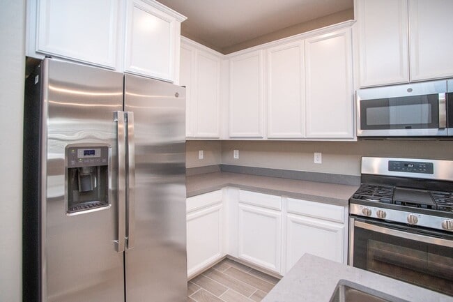 Building Photo - COMING SOON!! GorgeousTownhome in Summerlin