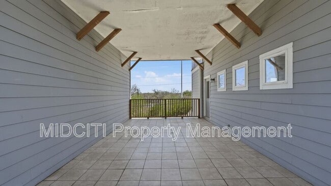 Building Photo - 893 E Mather St