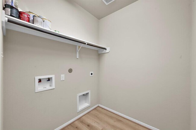 Building Photo - 9442 E Woodmark