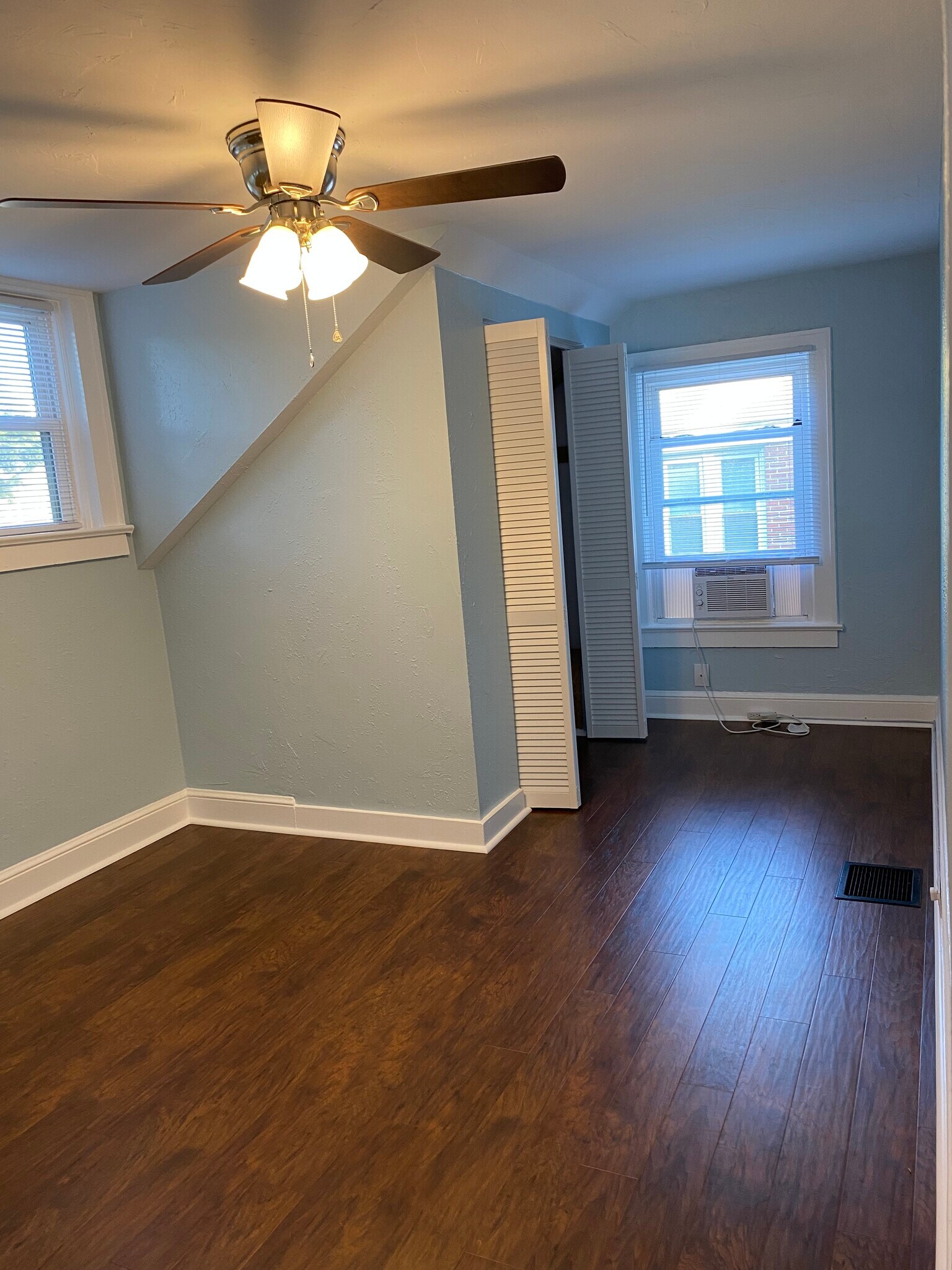Master bedroom - 1019 Tyler Ave