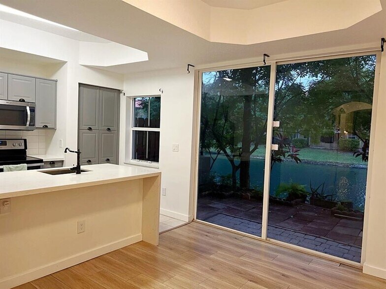 Building Photo - 4929 Tradewinds Ter