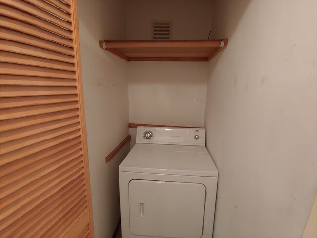 Building Photo - Remodeled Duplex - Midtown CDA