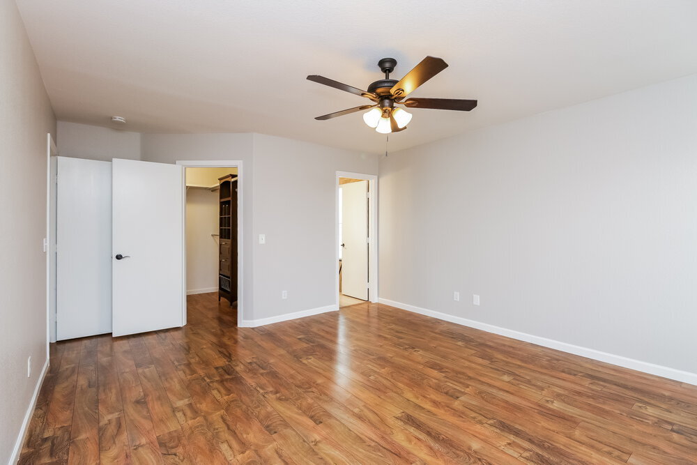 Building Photo - 2466 E Hazeltine Way