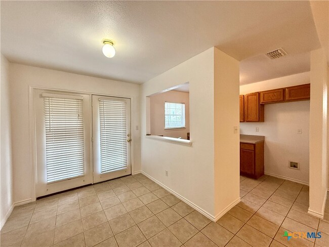 Building Photo - 309 S Water Ln