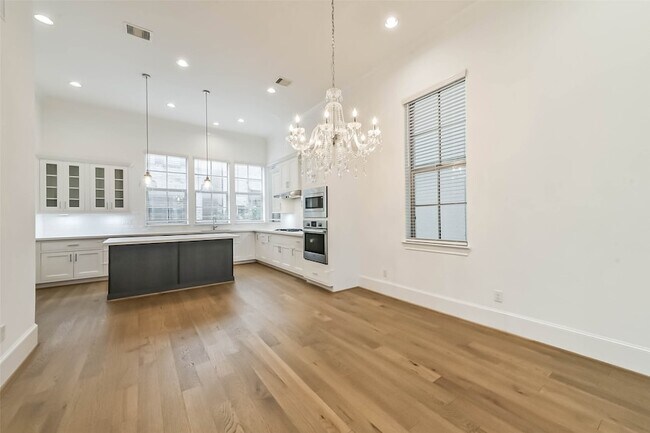 Building Photo - 4019 University Grove St