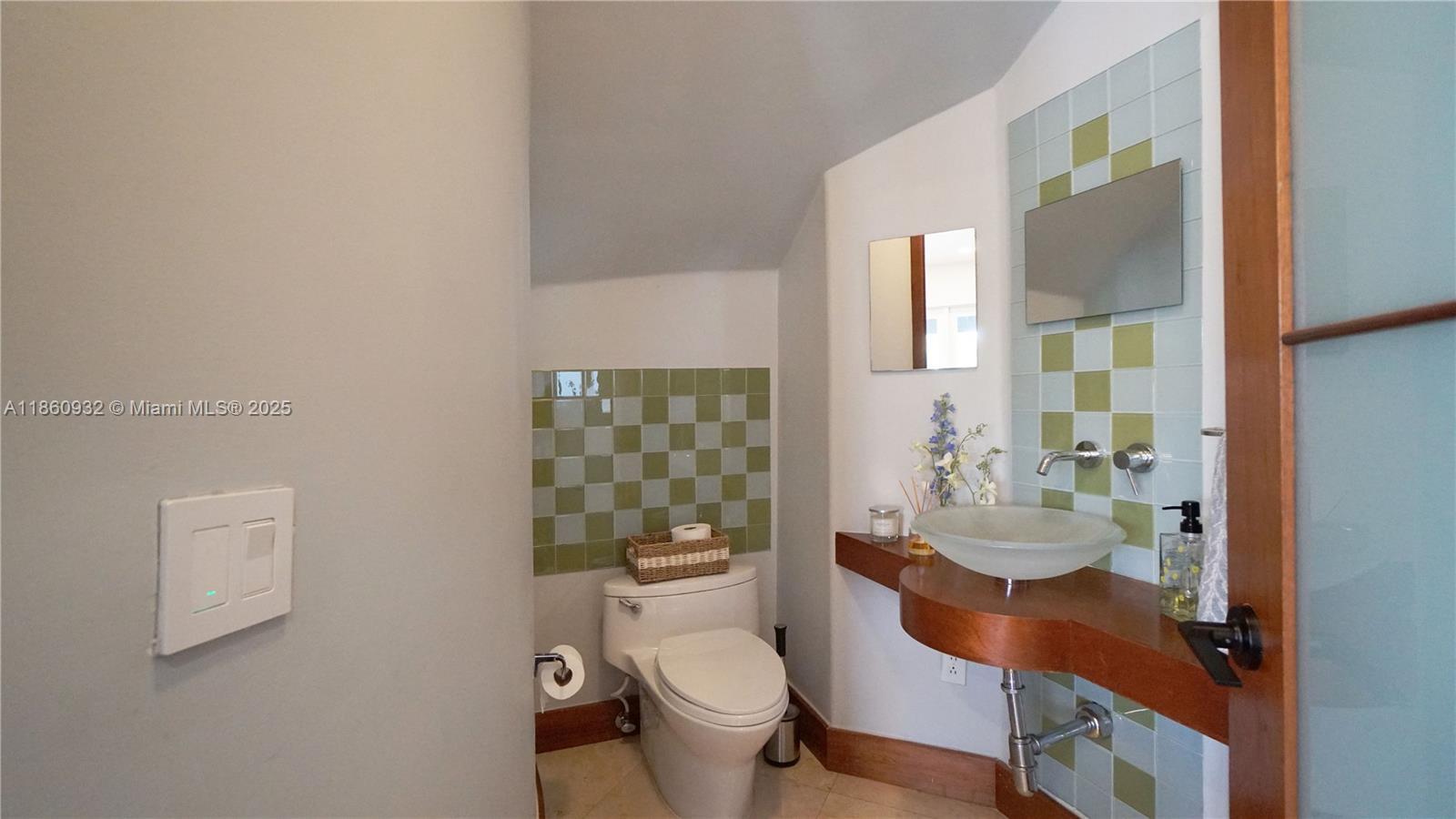 Building Photo - 7031 NW 113th Ct