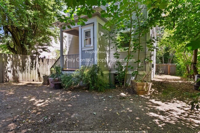 Building Photo - Charming 3 Bedroom Sanctuary in Eliot Neighborhood!