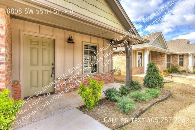 Building Photo - Two bedroom cottage in OKC!