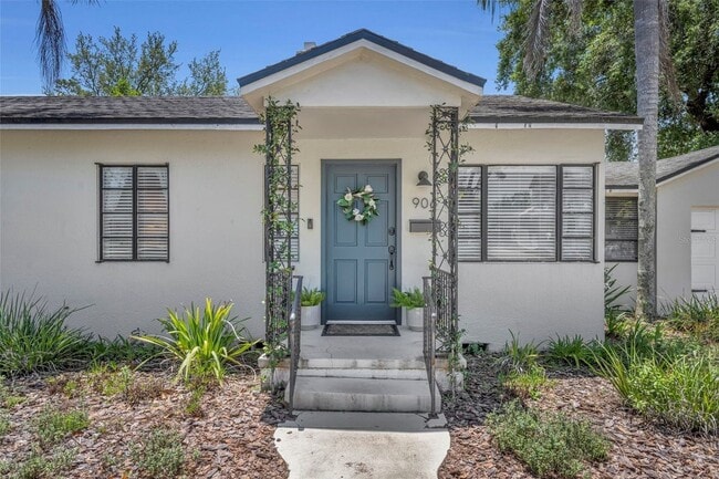 Building Photo - 906 Camellia Ave